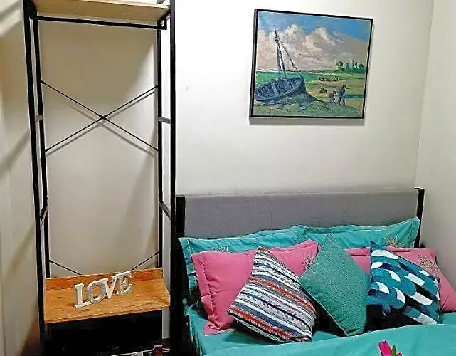 Hotel New And Cozy 1br Unit Near Moa Shore 3 Manila